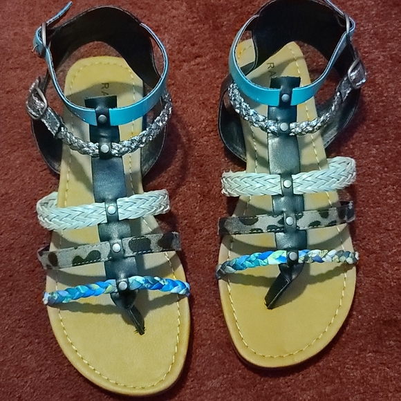 Sandals - Picture 2 of 4